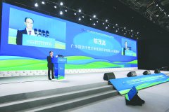 改性甲醇燃料亮相 开启能源消费革命“新赛道”